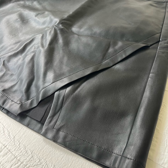 LOFT Faux Leather Mini Skirt - Picture 4 of 4